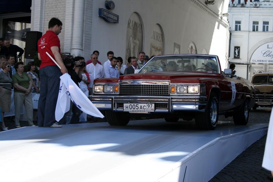  Cadillac DeVille Coupe 1977 года  (фото 6 из 7)